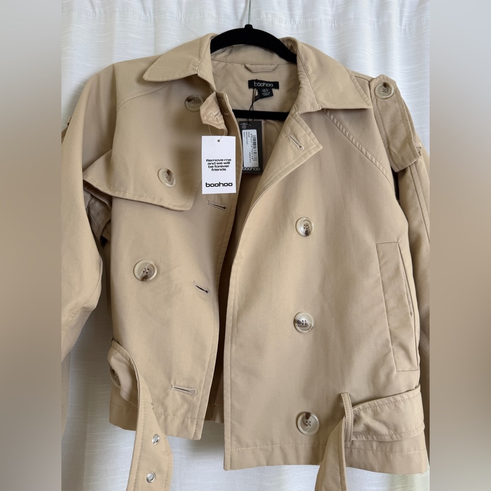 Boohoo Cropped Trench Jacket Beige Belted Short Trench Coat | NWT Size 4 - Picture 9 of 15